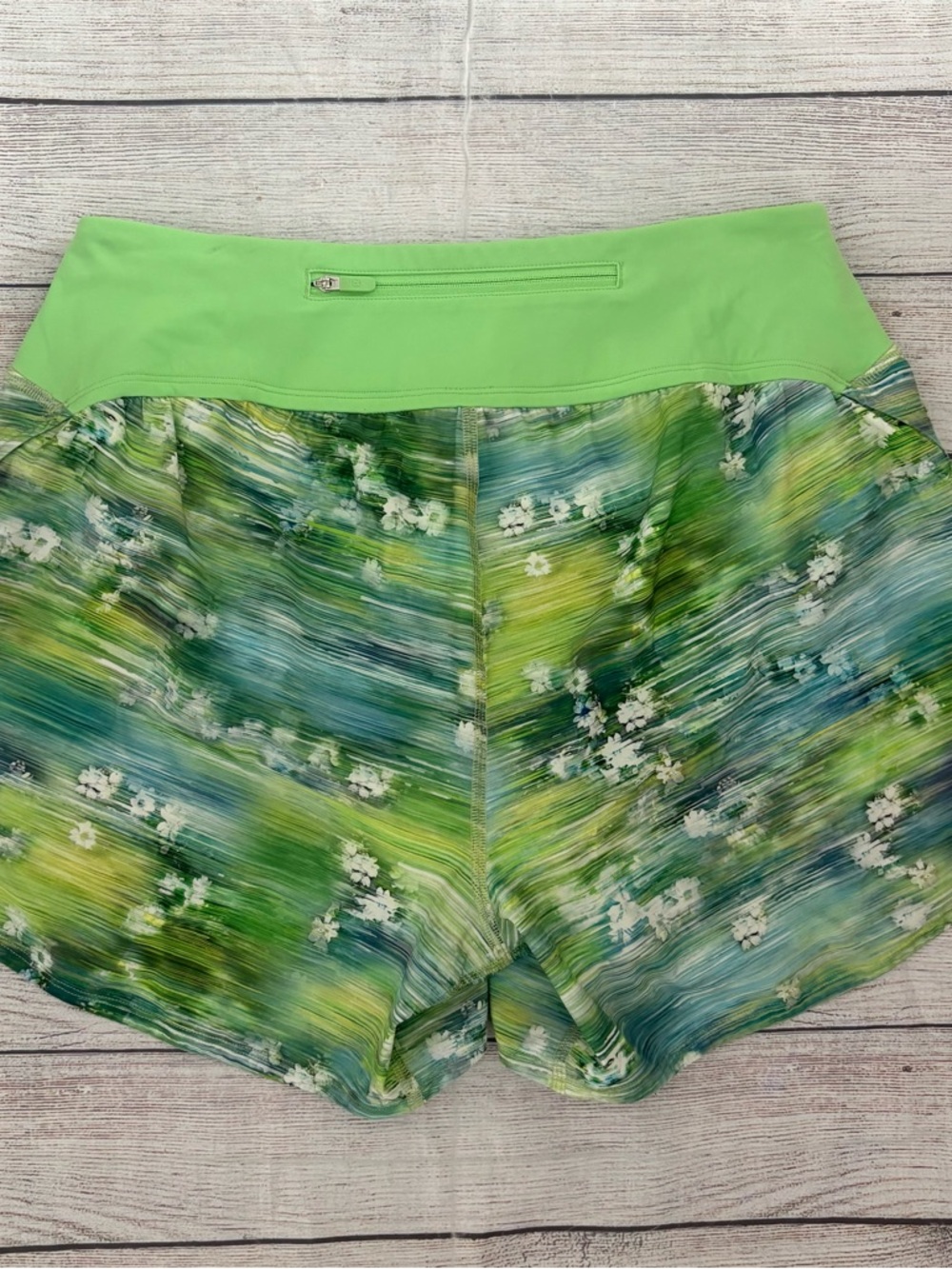LULULEMON Limited Edition Nulux Waist Shorts Size 6 - Picture 3 of 8